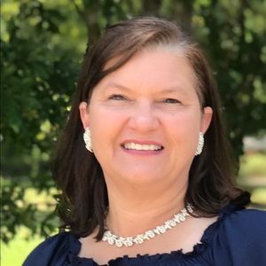 Meet your Posher, Connie